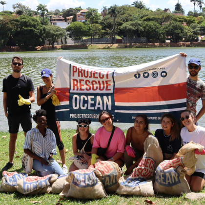 Students and activists clean up Lake Pampulha in Belo Horizonte