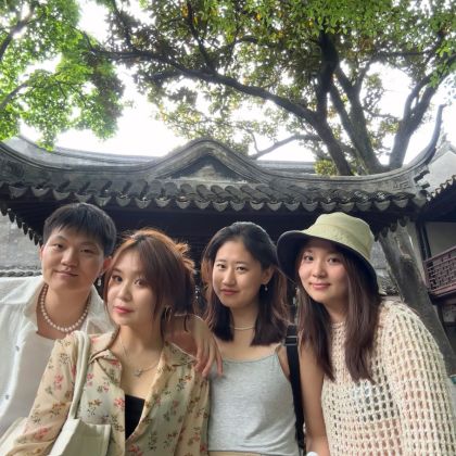 Suzhou campus students visit ancient town for cultural experience