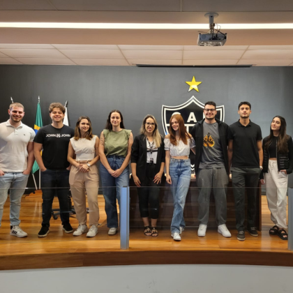 Alunos da SKEMA Brasil participam de aula sobre inovação e futebol